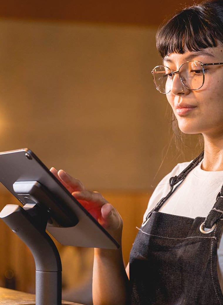 how to use an ipad in cafes and restaurants header